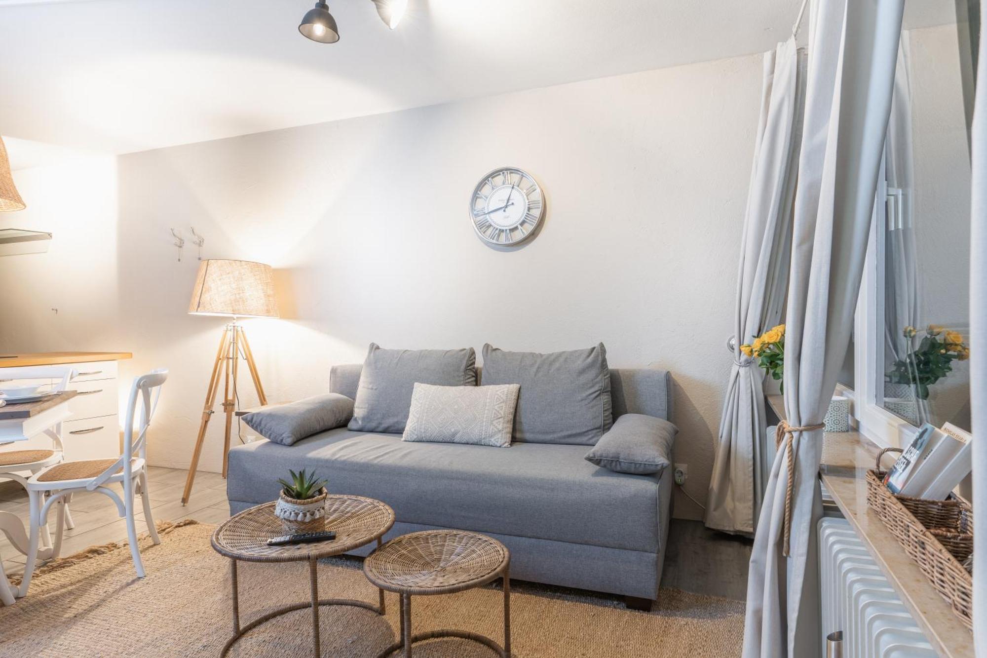 Seeblick-oase Istayunixi Seenaehe-sauna-balkon-netflix-parkplatz Apartment Ohningen